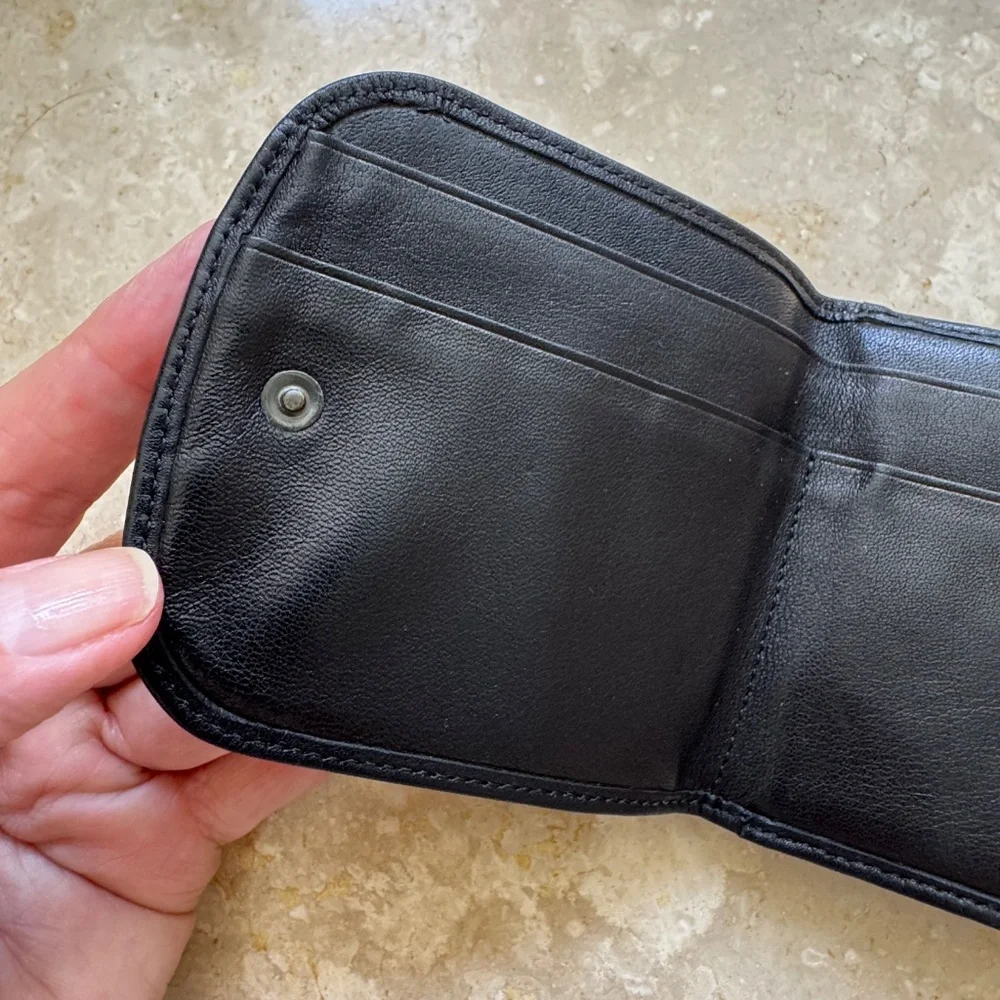 Tumi Taxi Wallet NWOT